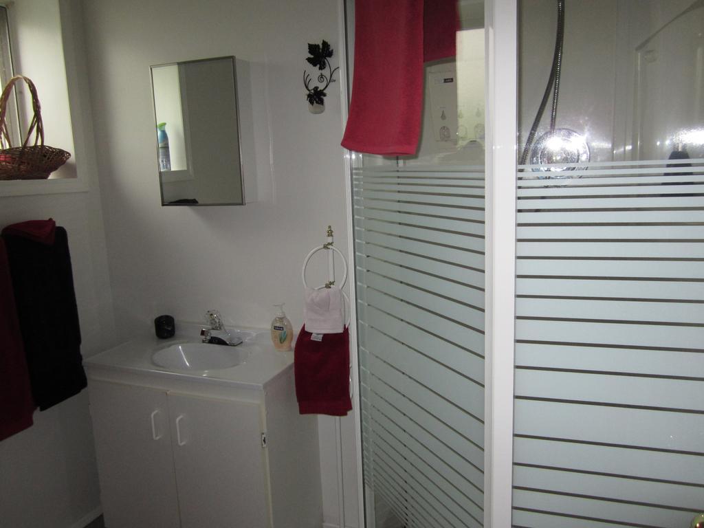 Casey'S Bed & Breakfast Whitehorse Ruang foto