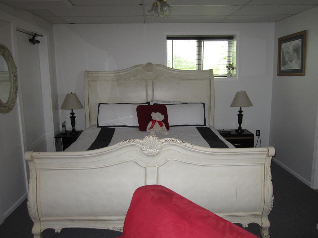 Casey'S Bed & Breakfast Whitehorse Ruang foto