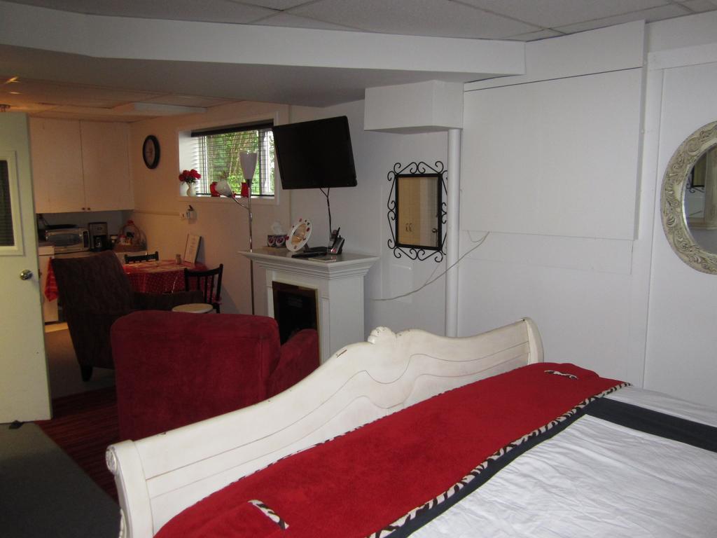 Casey'S Bed & Breakfast Whitehorse Ruang foto