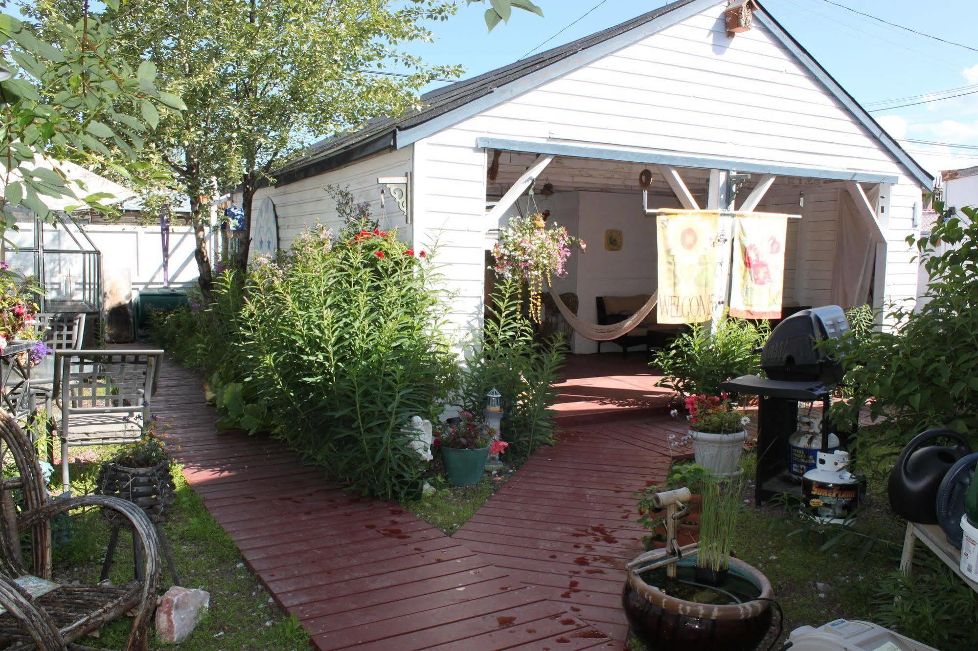 Casey'S Bed & Breakfast Whitehorse Bagian luar foto