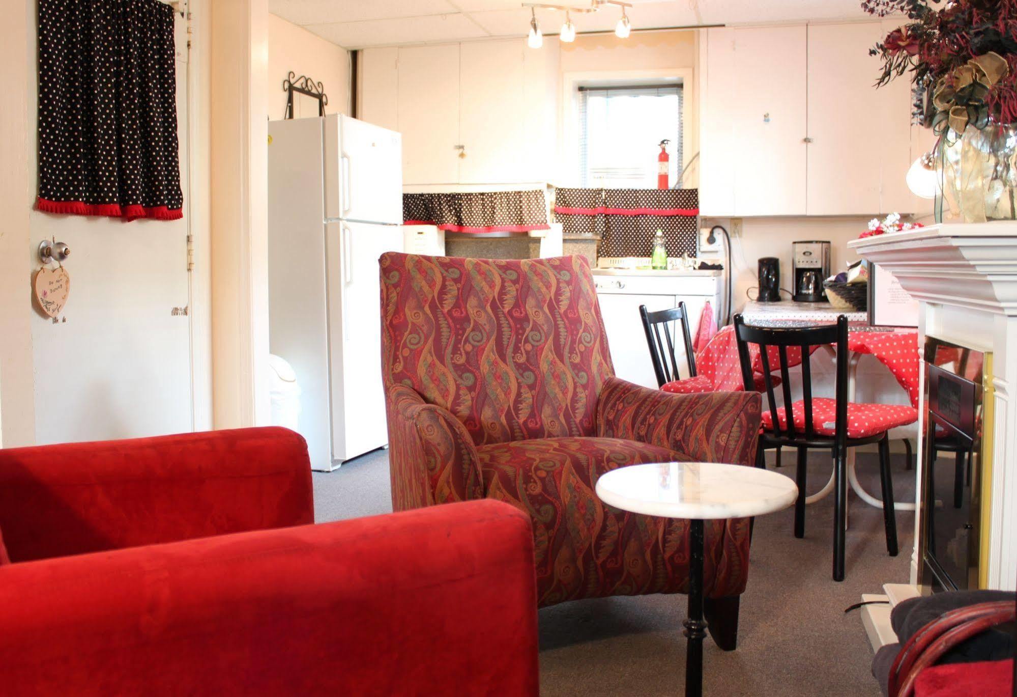 Casey'S Bed & Breakfast Whitehorse Bagian luar foto
