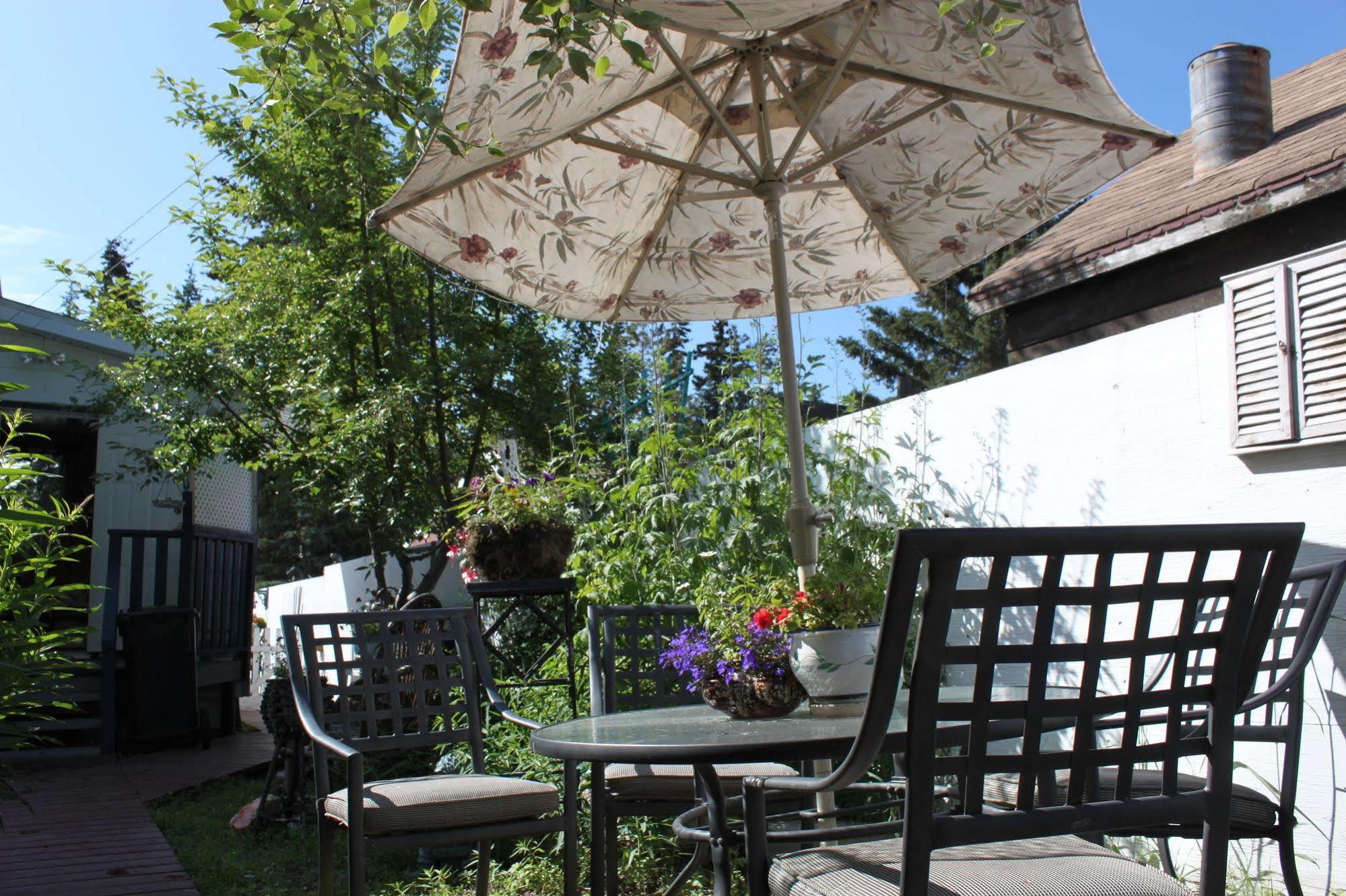 Casey'S Bed & Breakfast Whitehorse Bagian luar foto