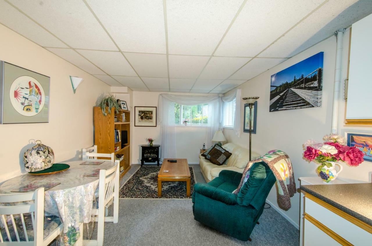 Casey'S Bed & Breakfast Whitehorse Bagian luar foto